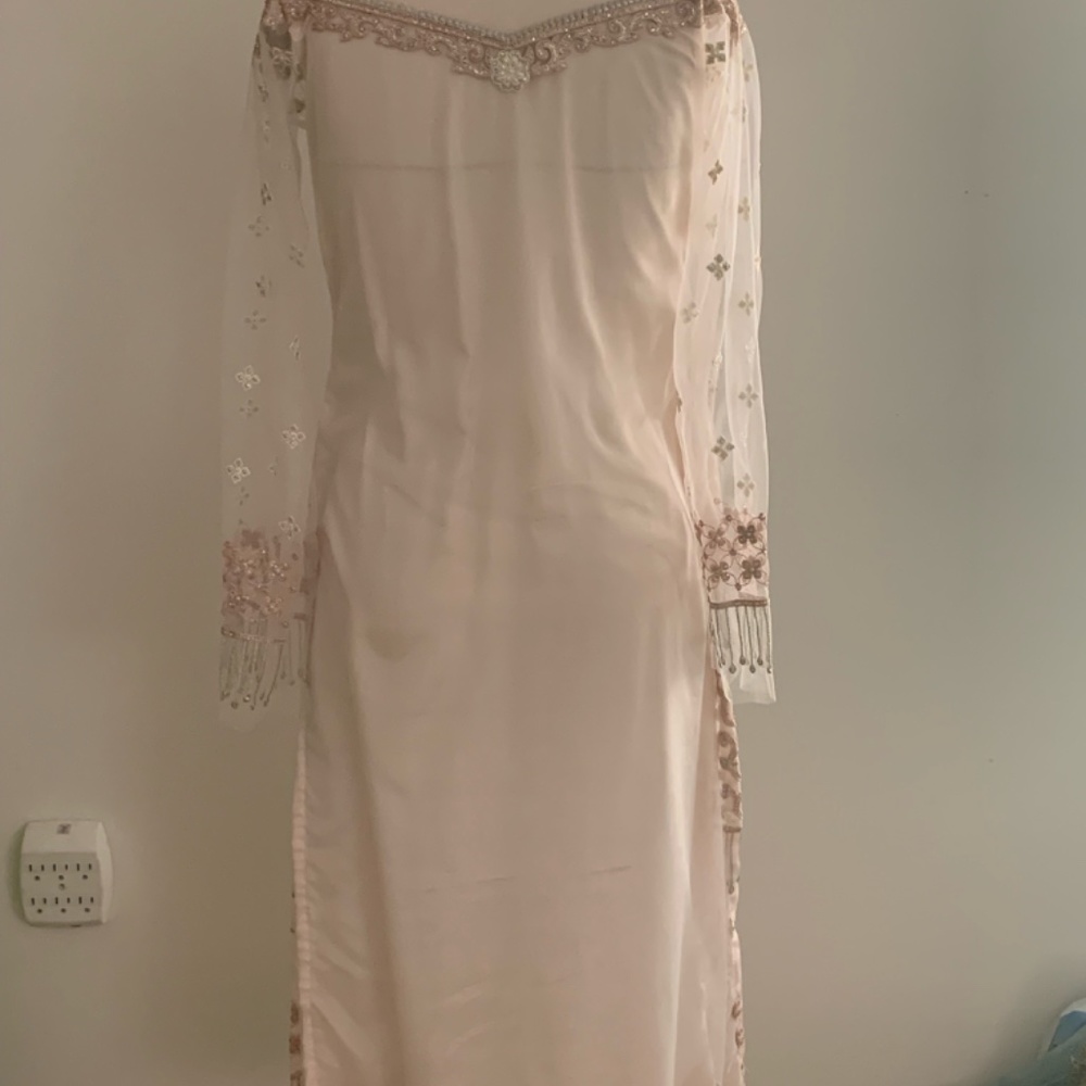 Pink Pakistani Suit - Picture 2 of 3
